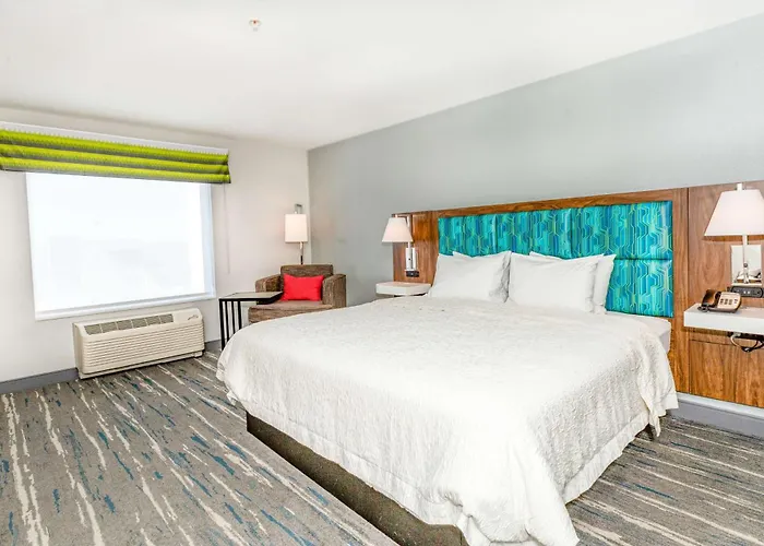 Hotel Hampton & Worth-west-i-30