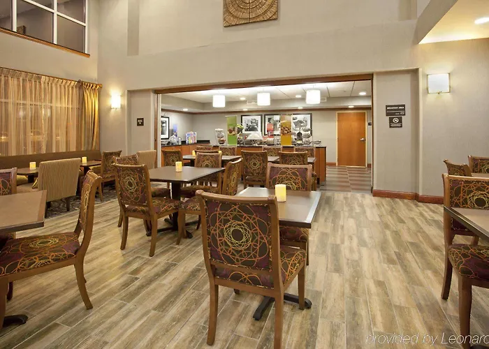 Hotel Hampton & Worth-west-i-30